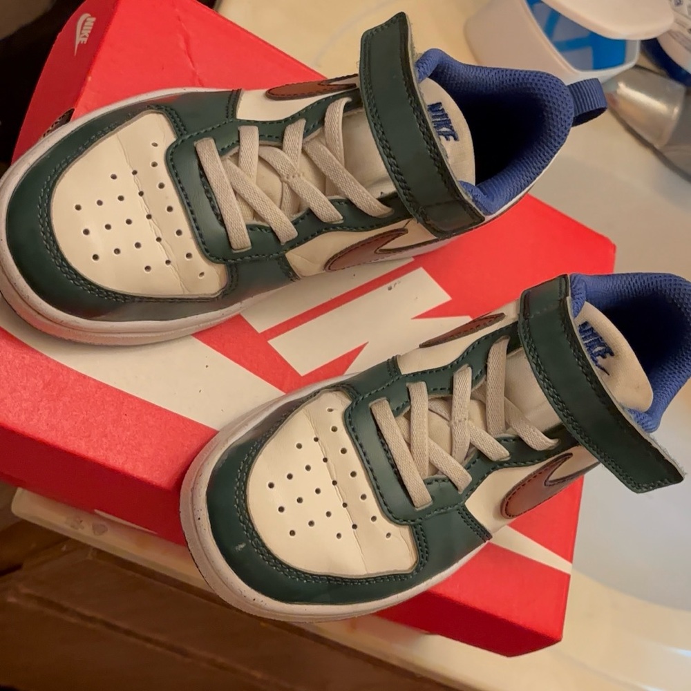 Nike Kids Sneakers in Green, White, and Blue
